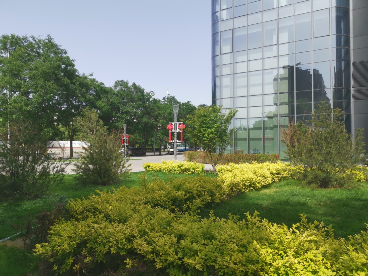 完美大厦侧立面